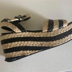 Women’s sandals